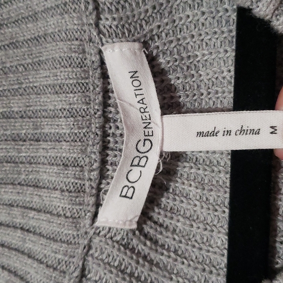 Medium grey BCBG knitted sweater - Picture 2 of 3